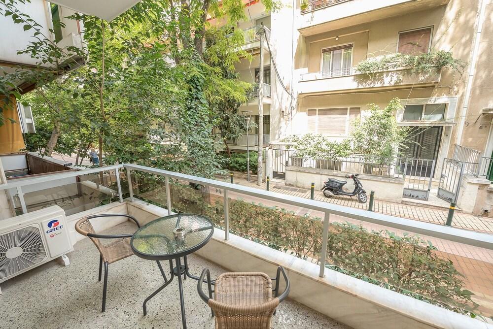 Elegant Home In Quiet Street By Cloudkeys Athen Eksteriør billede